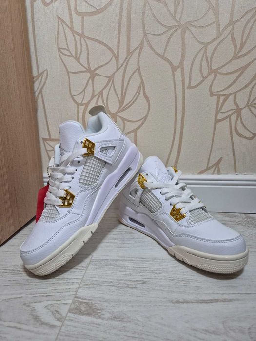 Jordan Air 4 Metallic Gold