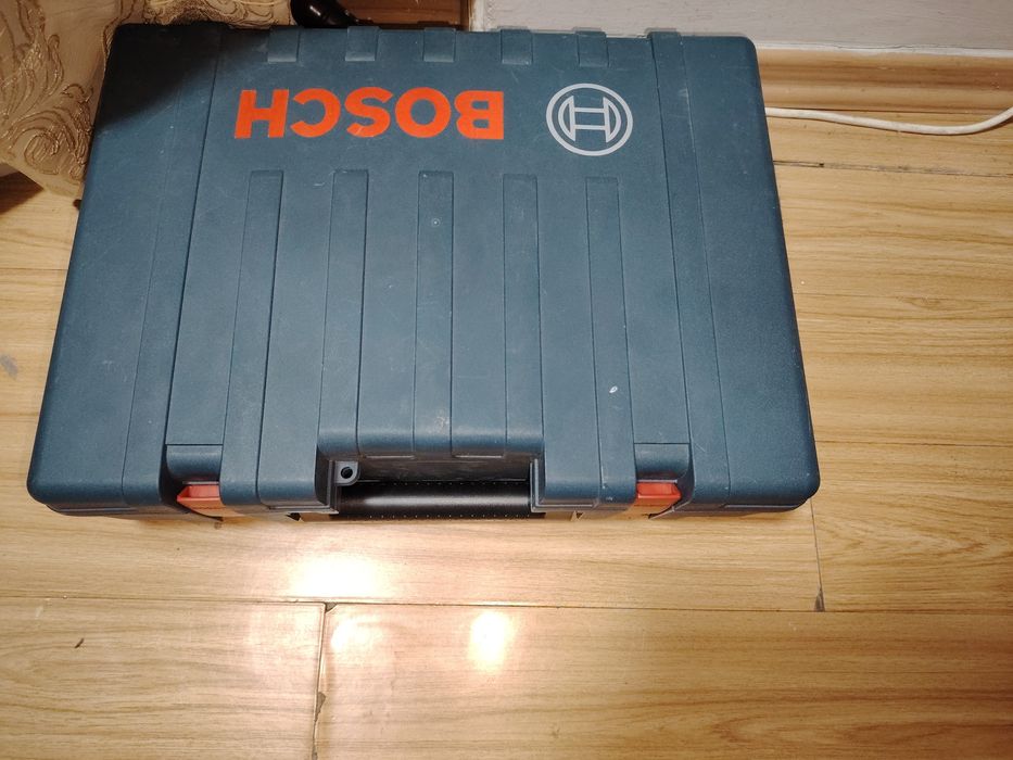 Шлифовальная машина Bosch