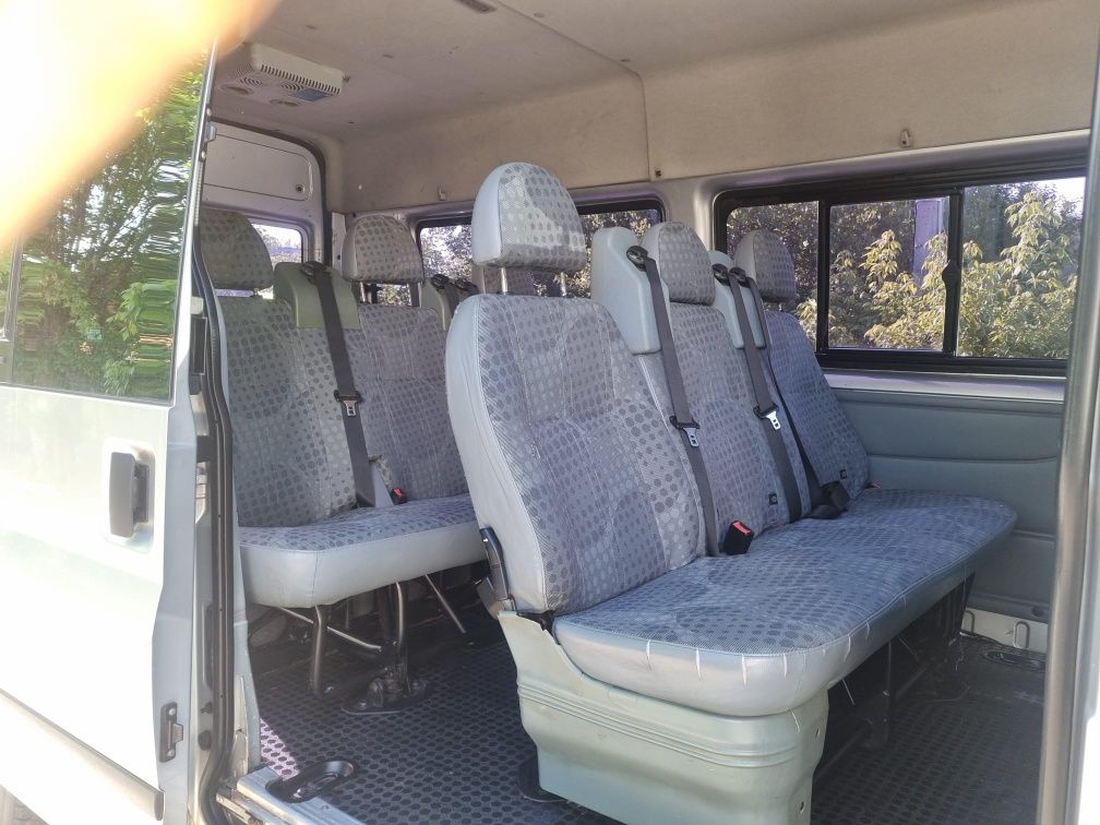 Ford transit 8+1locuri 2013