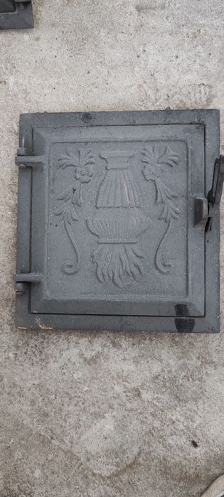 Usa teracota, neagră