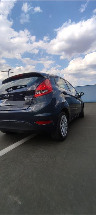 Vând Ford Fiesta 2012