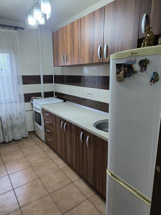 Închiriez apartament 2 camere in Confecții lângă facultate