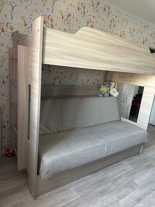 Продам двухъярусную кровать