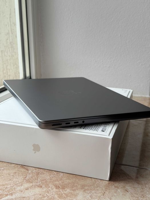MacBook Pro 14inch M1 2021 (16GB ; 1TB)