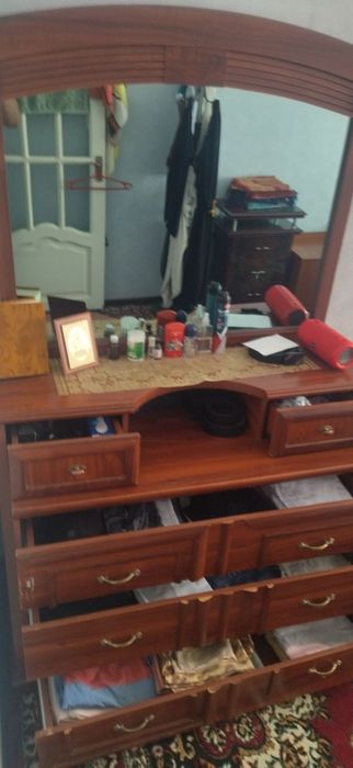 Трюмо с тумбочками