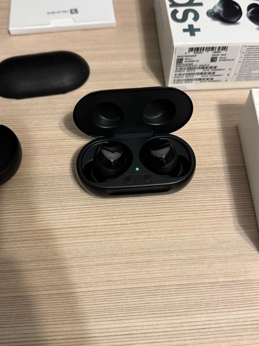 Безжични слушалки samsung buds