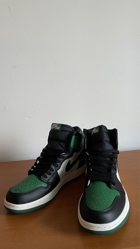 Air Jordan 1 High OG Groove