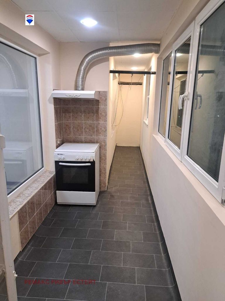 Продава се Двустаен апартамент в Русе, Здравец Север 1 - 65 кв.м за 1153 €/кв.м - Снимка #4