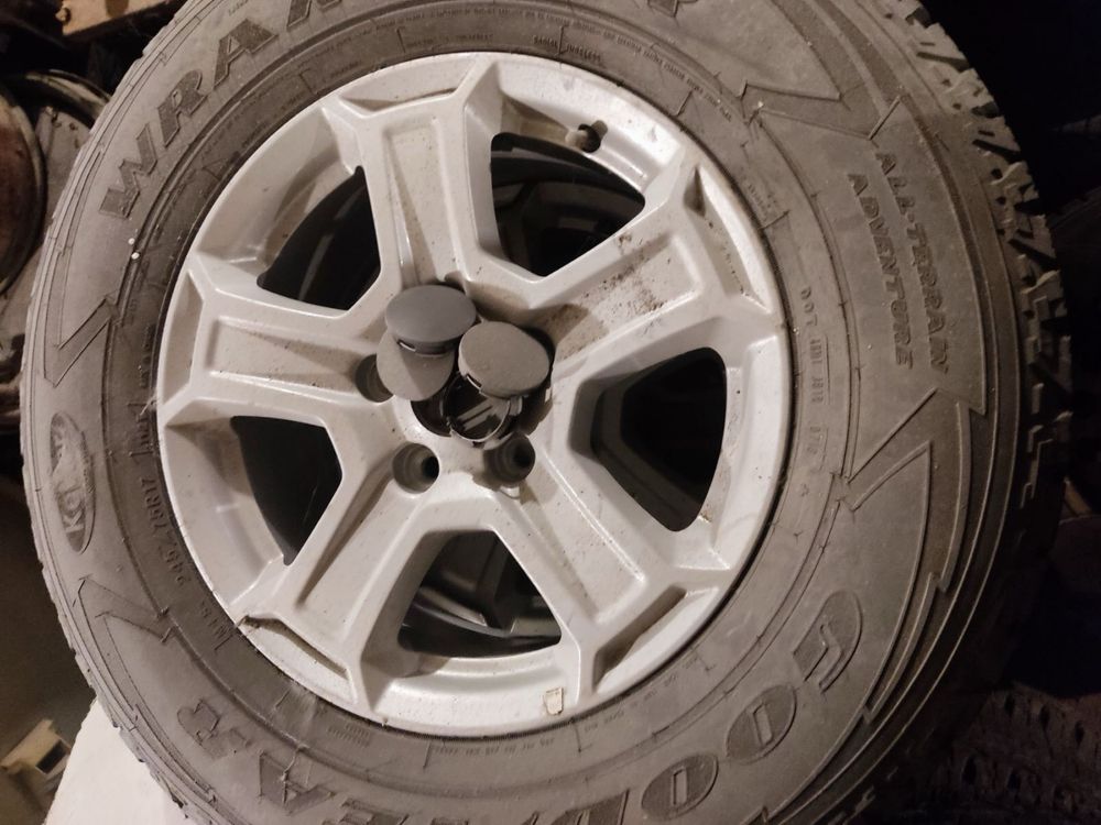Гуми с джанти GoodYear 245/75 17 с джанти за Jeep Wrangler