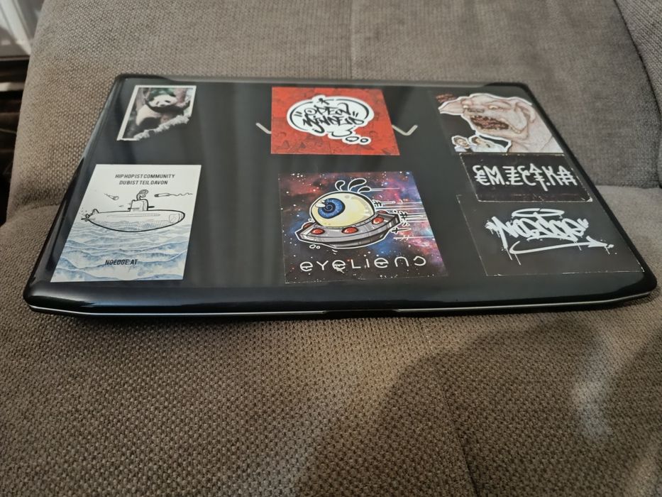 Laptop medion akoya i3 MD98730