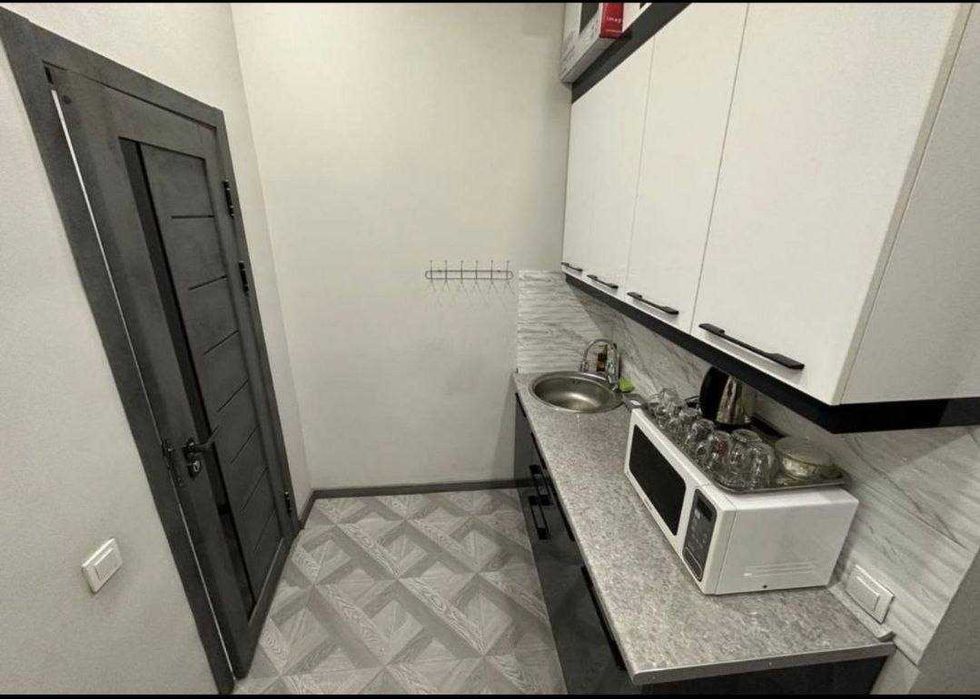 Аренда Офиса! Ор-р Ц-13 На Лабзаке, МТС, Шум Бола   

Площадь : 66 м2