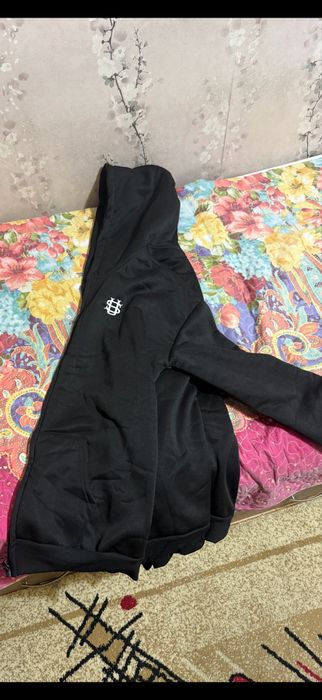 Продам срочно новый худи suvene