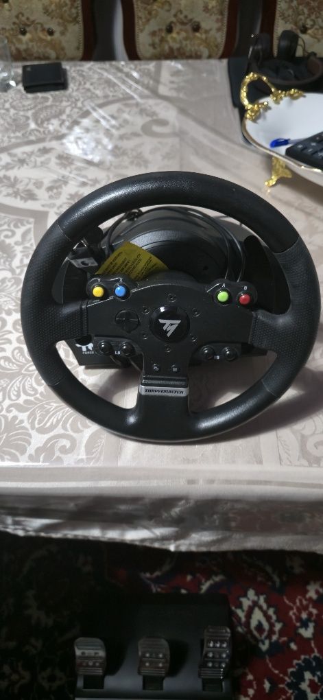Руль и педаль Thrustmaster для игр где есть вождения