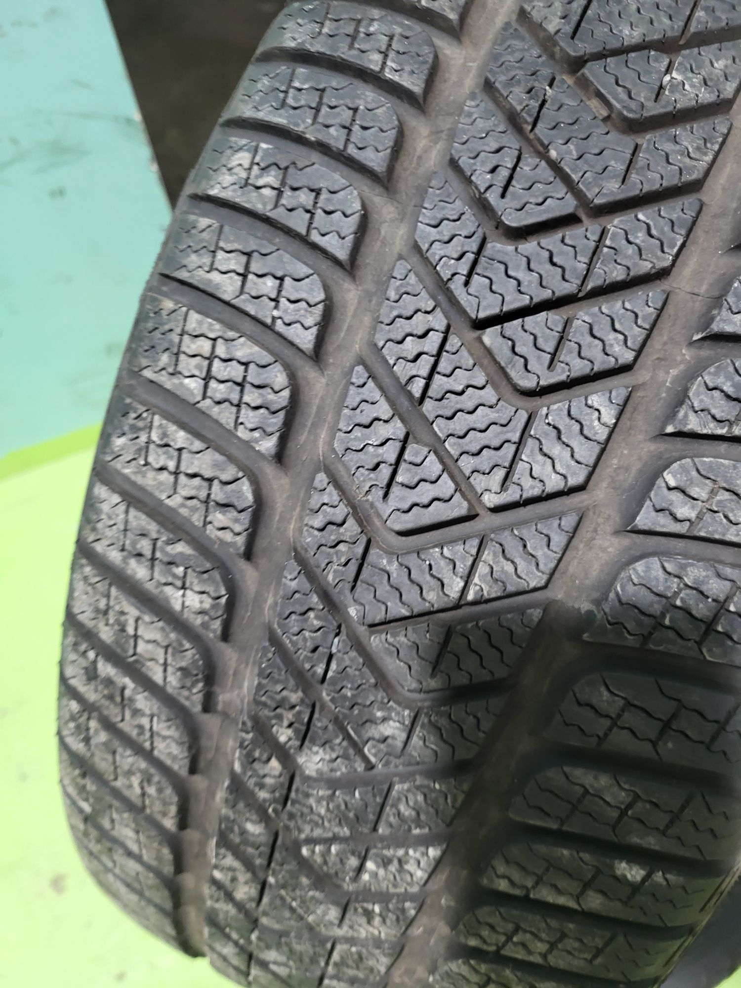 2 бр 245/40/18 Pirelli зимни гуми