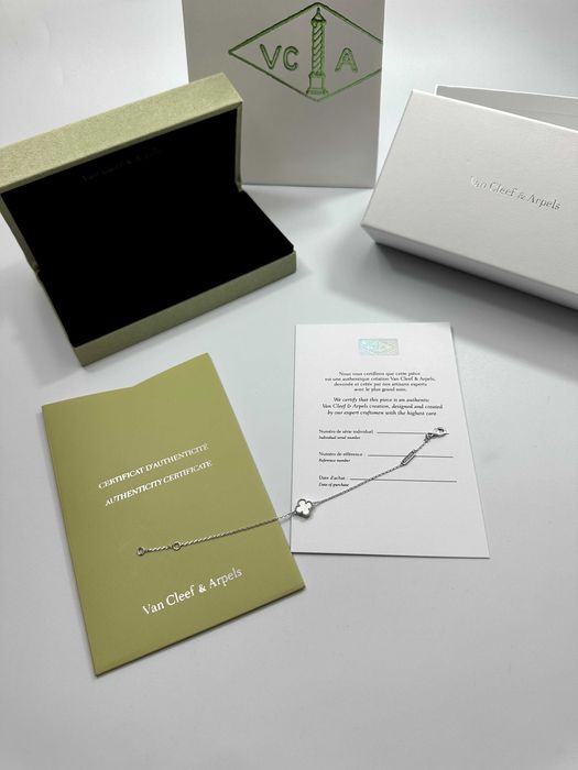 Brățară MINI Van Cleef & Arpels White Gold 750 White Pearl—VCARA45900