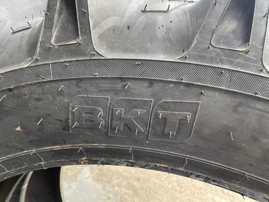 Anvelope noi 14.00-38 FARM SPECIAL cu 8 pliuri pentru tractor U650