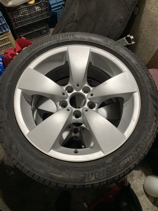 Зимни гуми 225/50/17 Bridgestone 2бр.