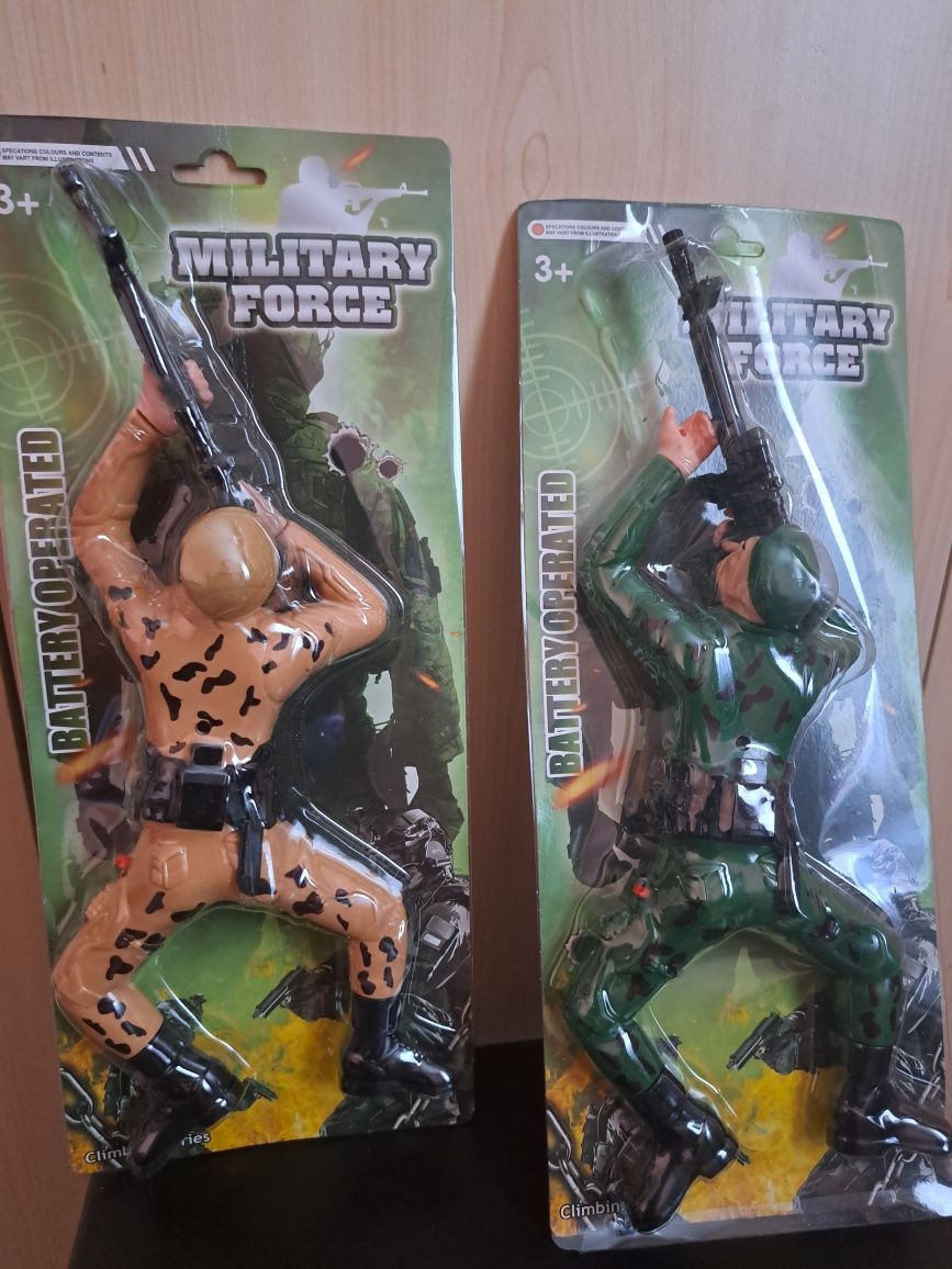 Figurina soldat tarator cu baterii