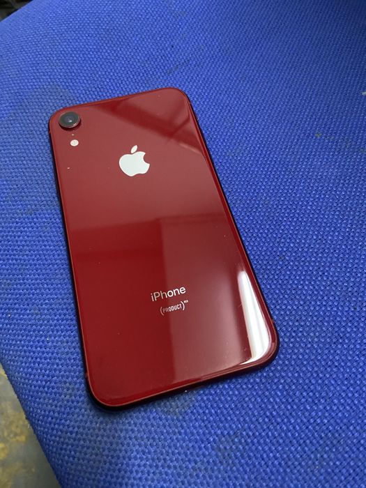 iPhone XR сатам.