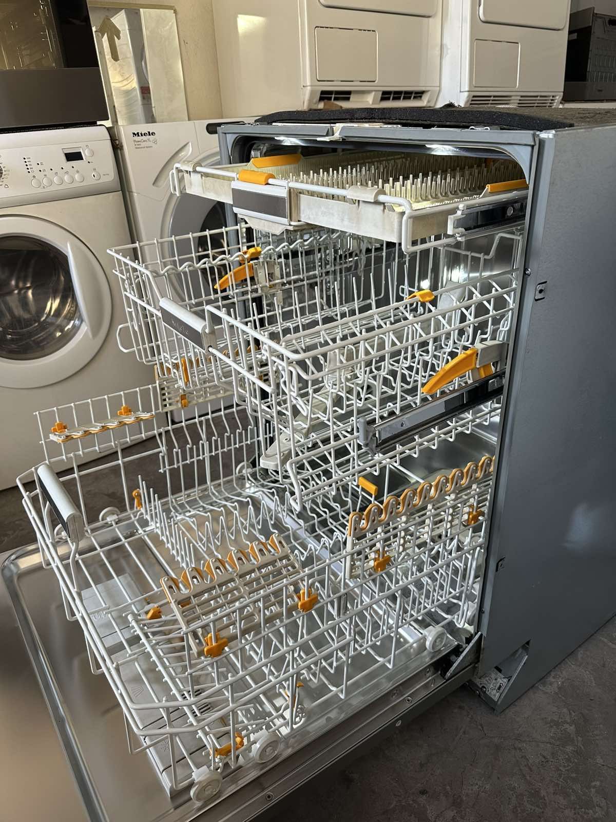Съдомиялна+ гаранция. MIELE за вграждане. Безплатна доставка за София.