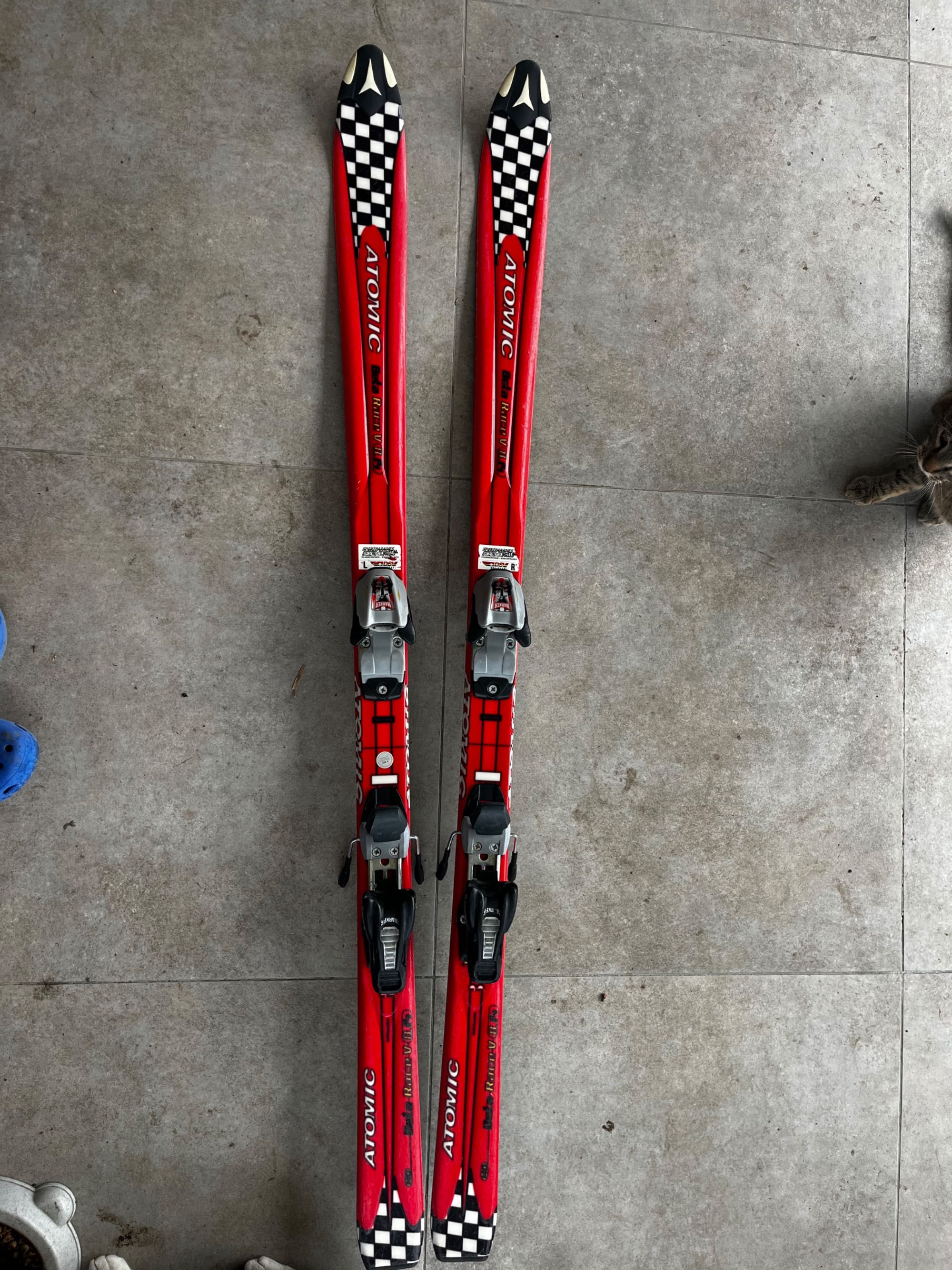 Schiuri Atomic - de viteza  140 cm si schiuri 150 cm