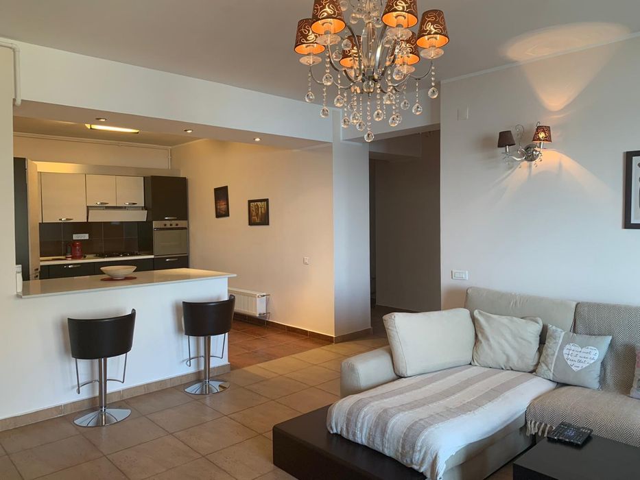 Inchiriez apartament cu 2 camere in statiunea Mamaia bloc Vila Maria