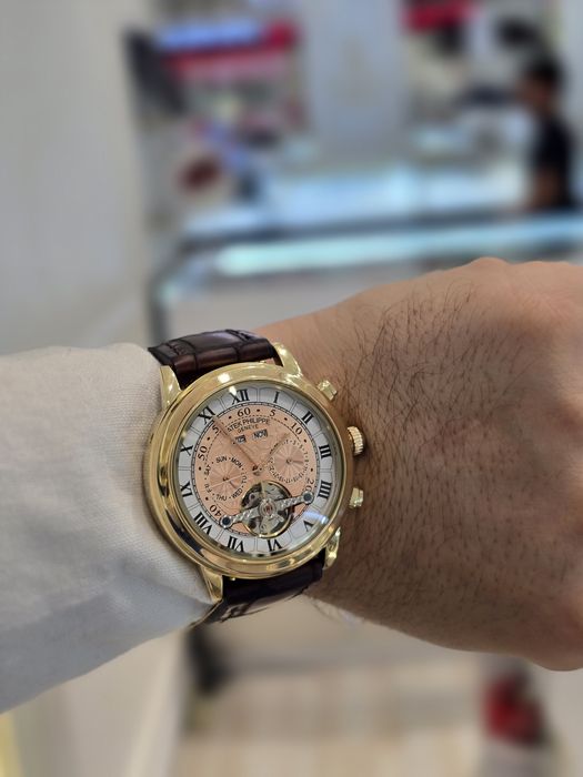 Строгие и стильные Патек Филип.
Золото 585 пробы.