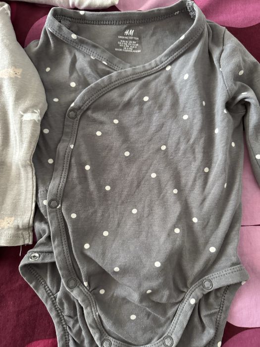 Три броя бодита с прехвърляне на H&M 74 р-р