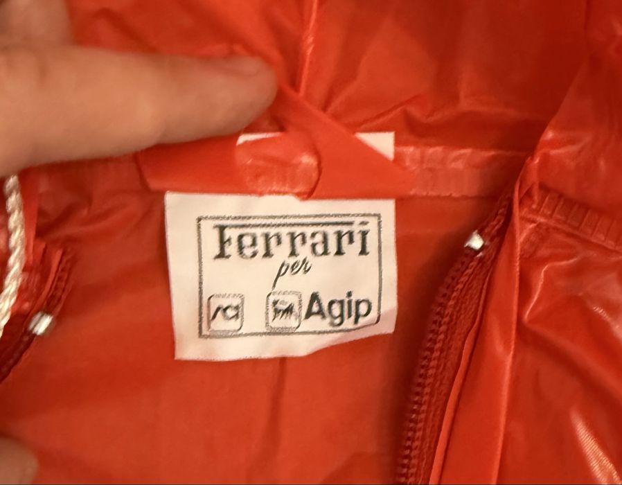 Geaca impermeabila Ferrari vintage rosie,M.