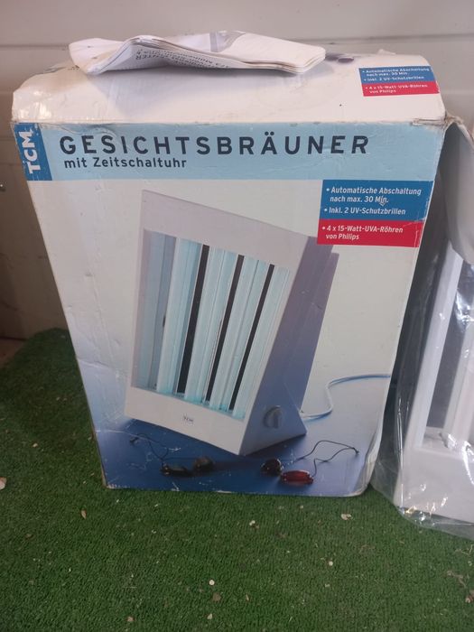 Lampa solară UV noua