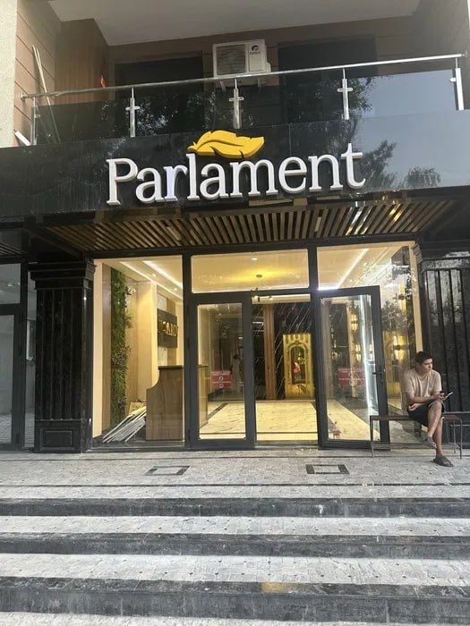 ЖК Парламент квартира 1-х комнатная состояние коробка. Юнусабад 6-кв.