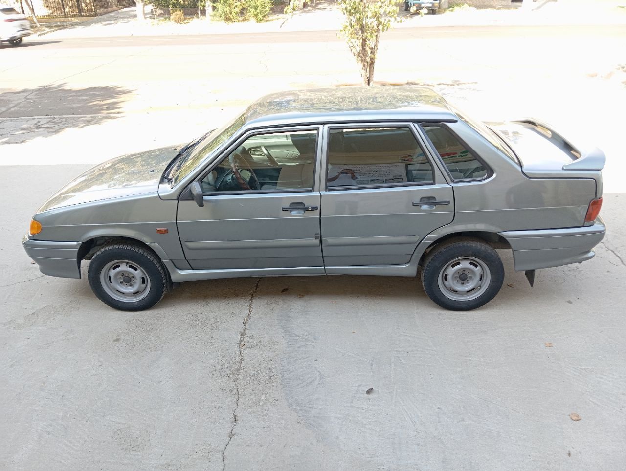 LADA (Samara) 2115 sotiladi
* Karobkasi : Mexanika
* Ishlab chiqaril