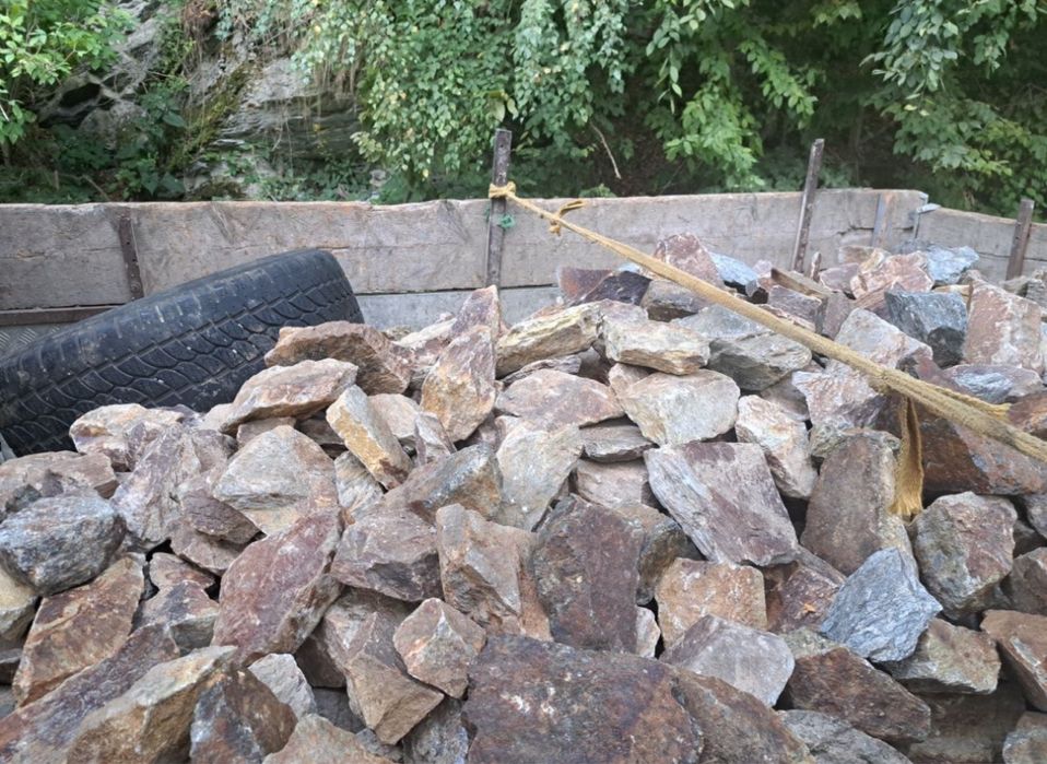 Piatra bolovani ornamentali oriunde in tara