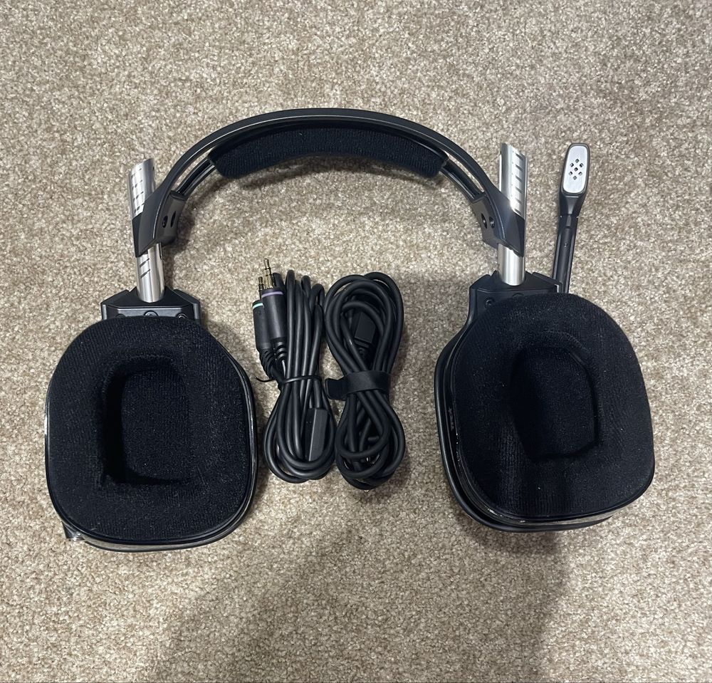 Playstation 4 + Astro A40