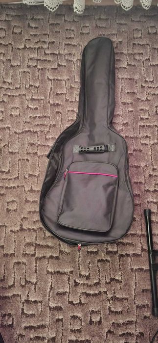 Chitară acustică