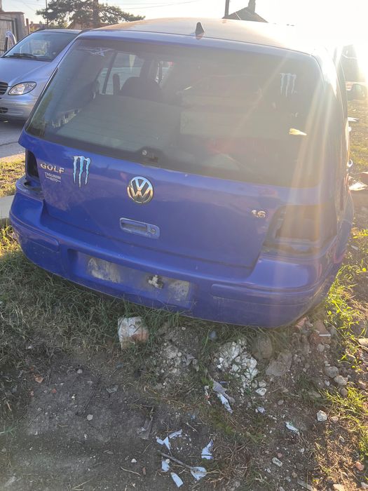 Golf 4 1.6 benzin na Chasti