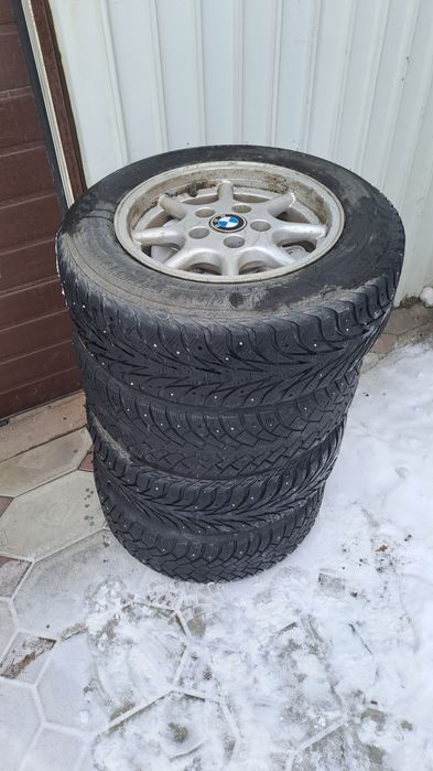 Продам комплект шин с дисками
