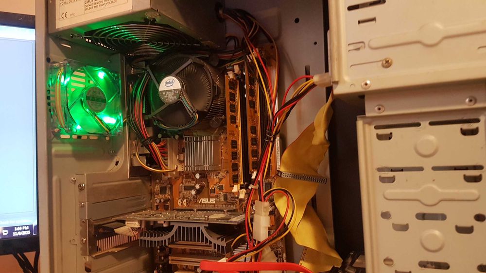 unitate pc +monitor led slim samsung