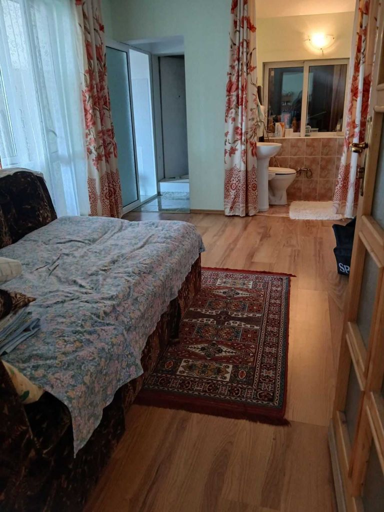 Продава се Четиристаен апартамент в Велики Преслав - 105 кв.м за 593 €/кв.м - Снимка #1
