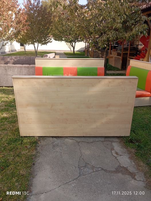 Диваны и мрамор стол