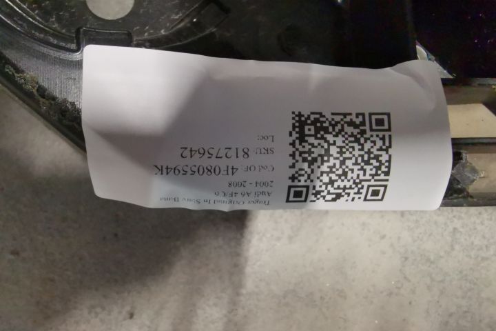 Ауди А6 / Audi A6 Оригинален теглич в добро състояние, номер 4F0805594