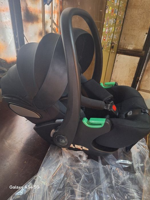 Чисто ново кошче за бебе