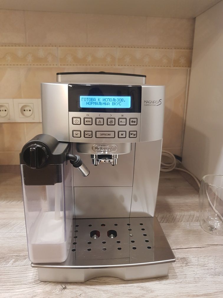 Продам кофемашину delonghi