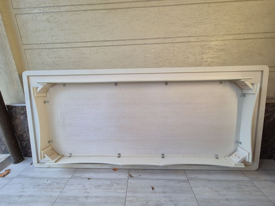 Сотилади стол-хонтахта