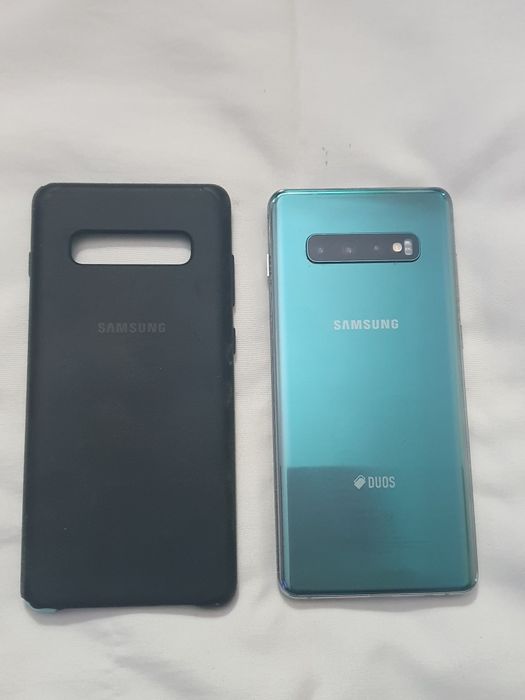 Samsung S10 Plus.