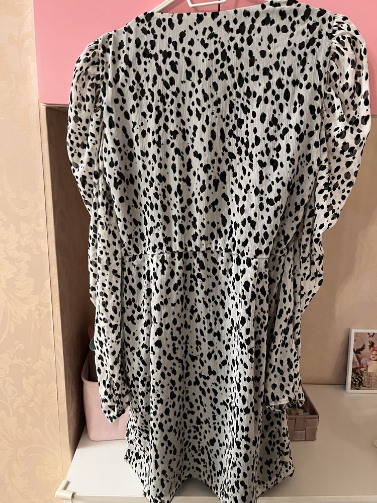 Черно бяла рокля Zara