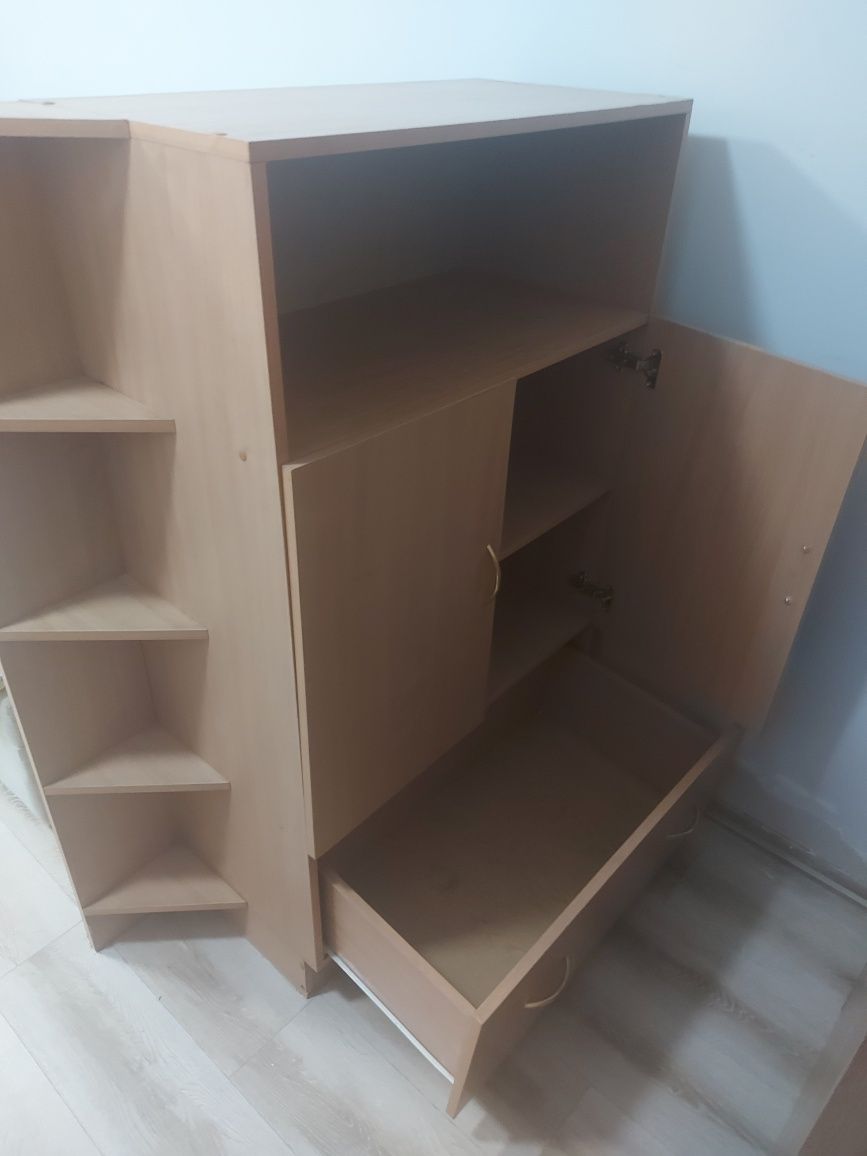 Маленький шкаф в прихожуюю