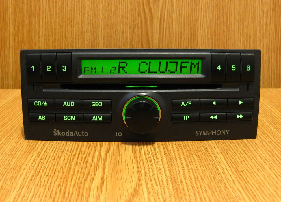 Radio CD casetofon Ford Nissan Mercedes Smart BMW Skoda
