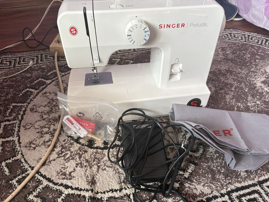 Masina de cusut singer noua