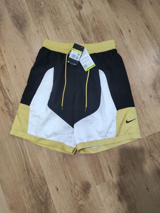 Pantaloni scurți Nike mărimea S
